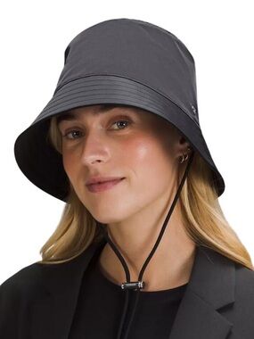 Lululemon Nylon Bucket Hat with Adjustable Chin Strap M/L Black